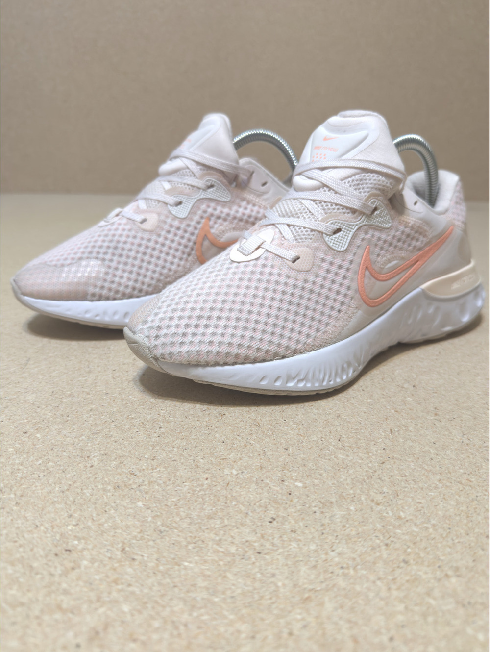 Nike Renew Run 2 Women’s 8.5 Light Soft Pink Running Shoes CU3505-603